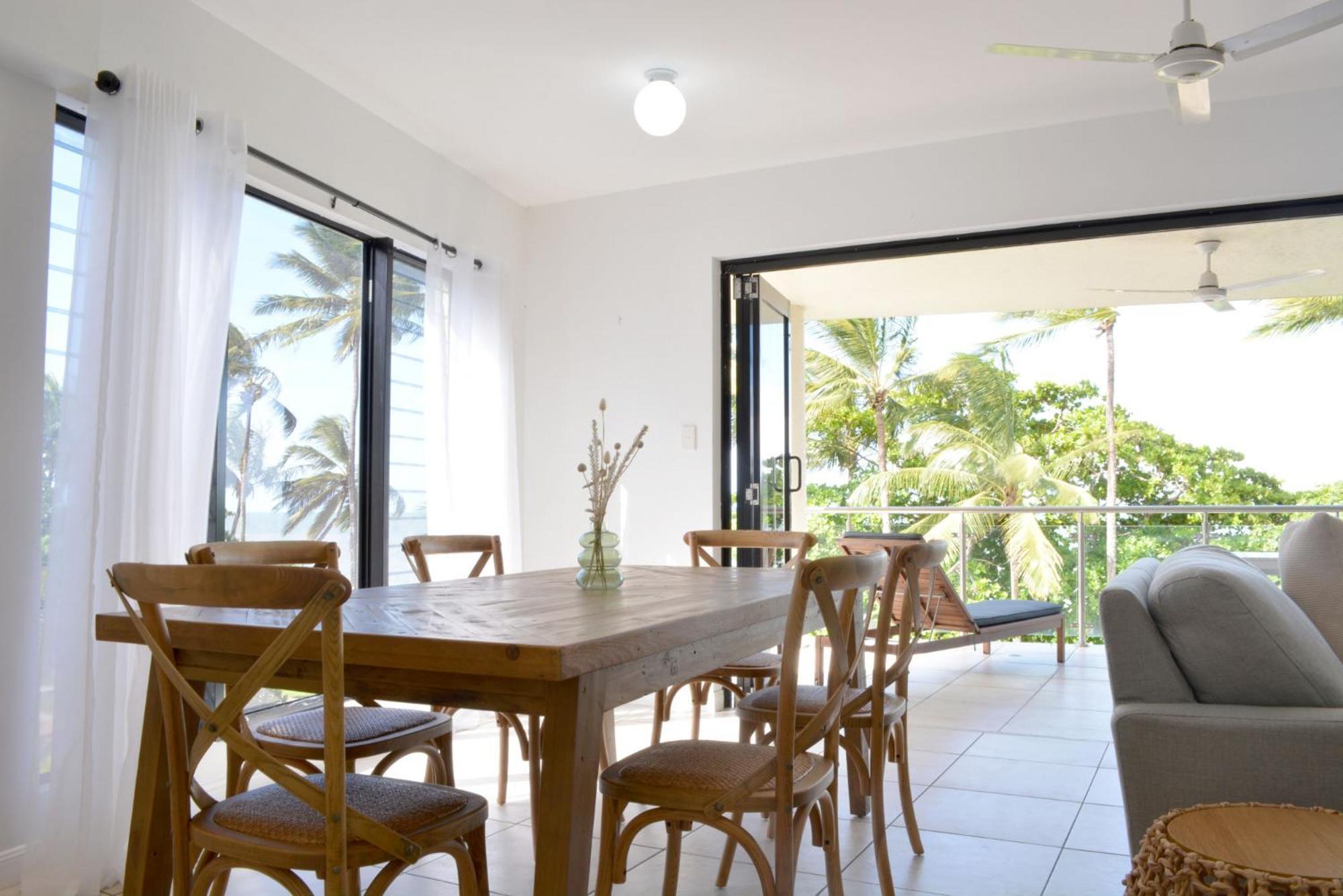 Beachfront 3-bed With Pool & Stunning Ocean Views Apartment *