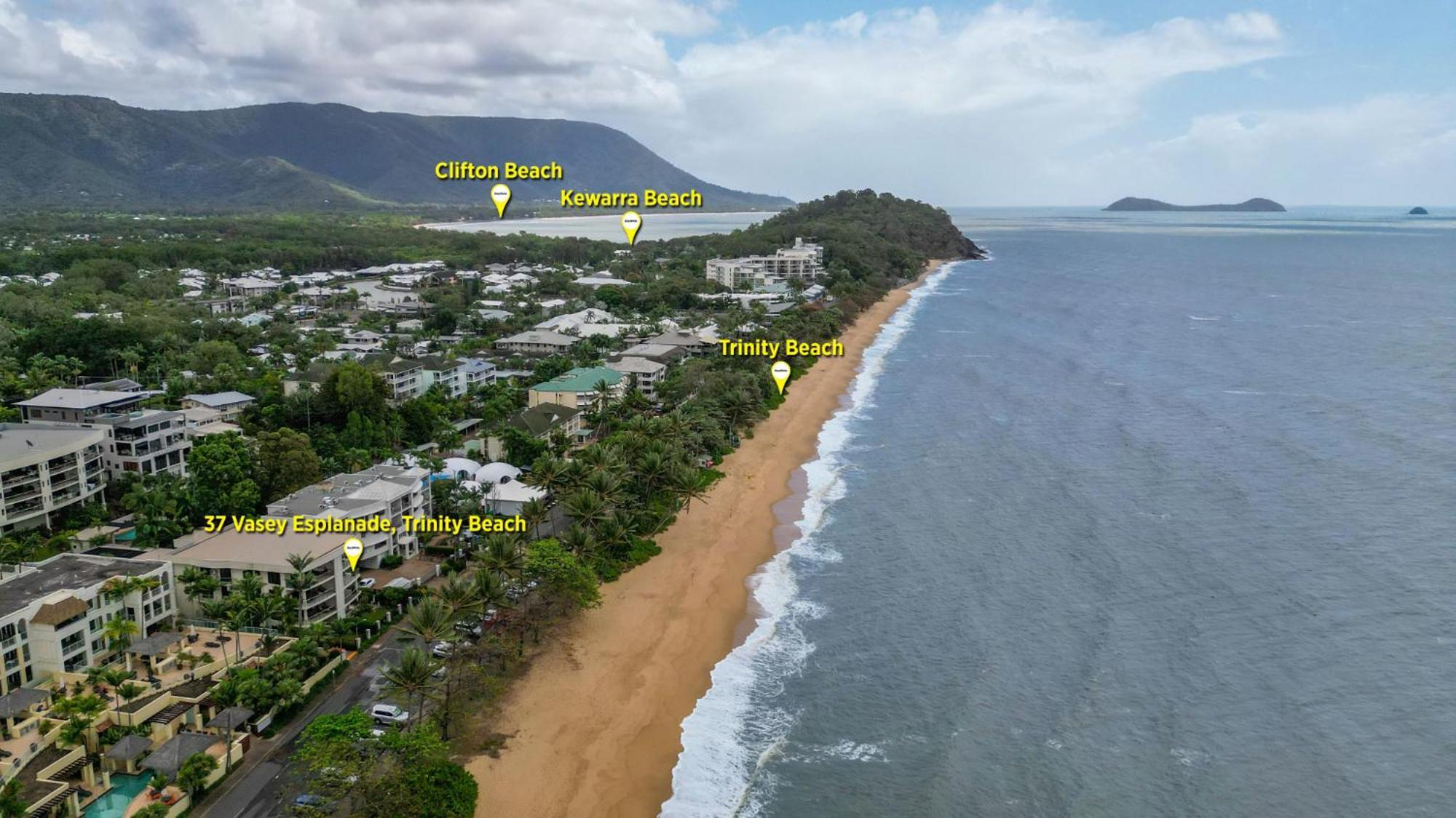 Apartment Beachfront 3-bed With Pool & Stunning Ocean Views Trinity Beach