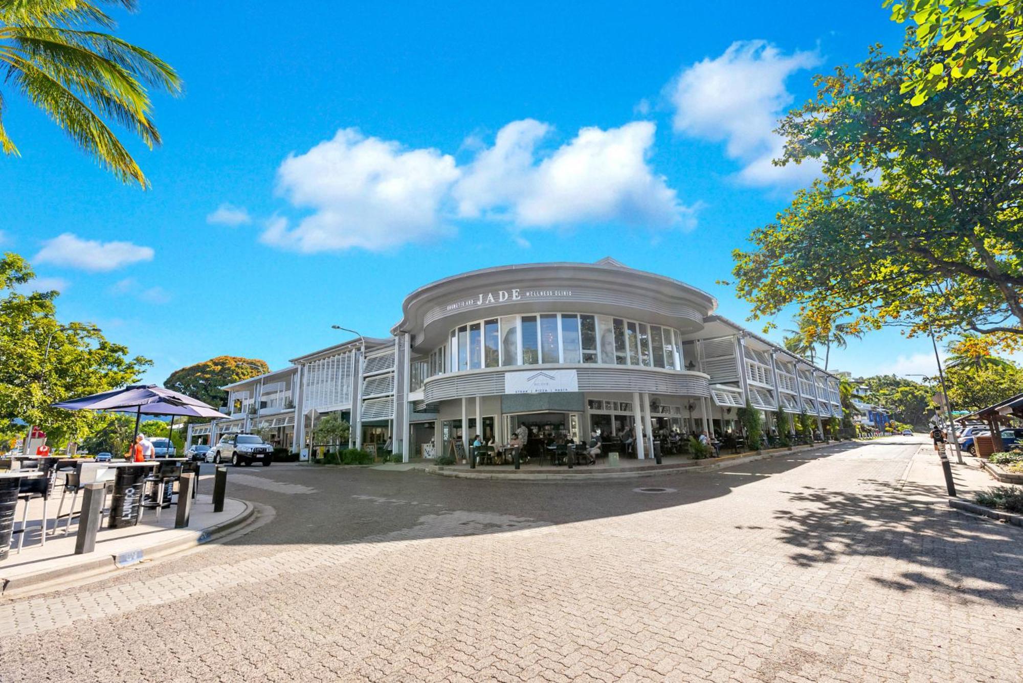 Beachfront 3-bed With Pool & Stunning Ocean Views Apartment Trinity Beach