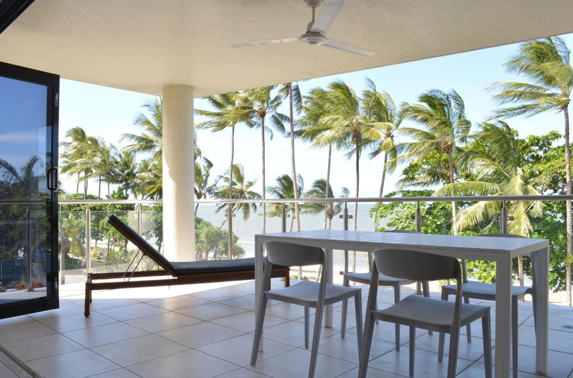 Beachfront 3-bed With Pool & Stunning Ocean Views Apartment