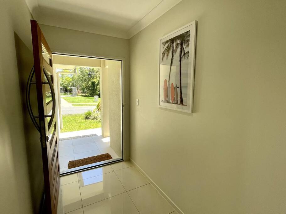 Trinity Haven - Luxury 4 Bedroom Home, Steps To The Beach, Surrounded By Mountains *
