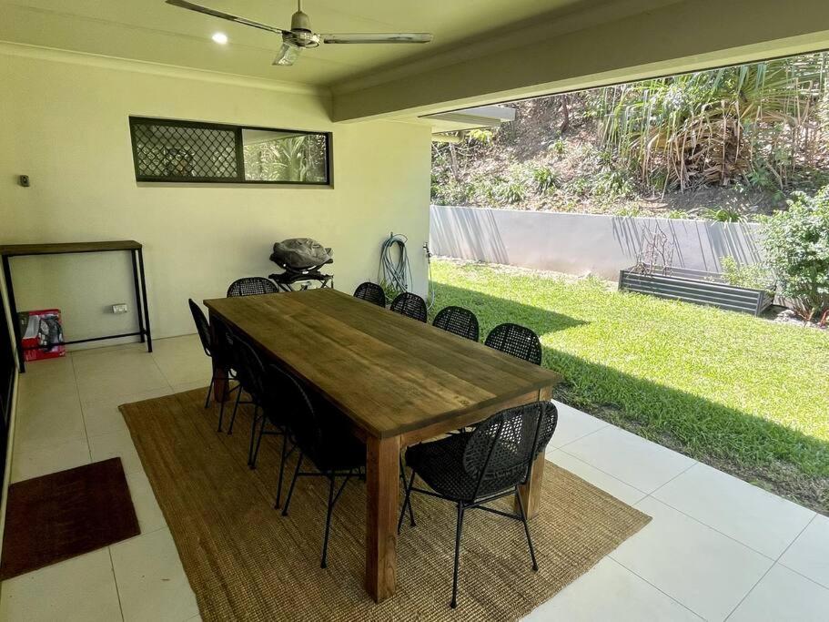 Trinity Haven - Luxury 4 Bedroom Home, Steps To The Beach, Surrounded By Mountains Holiday home