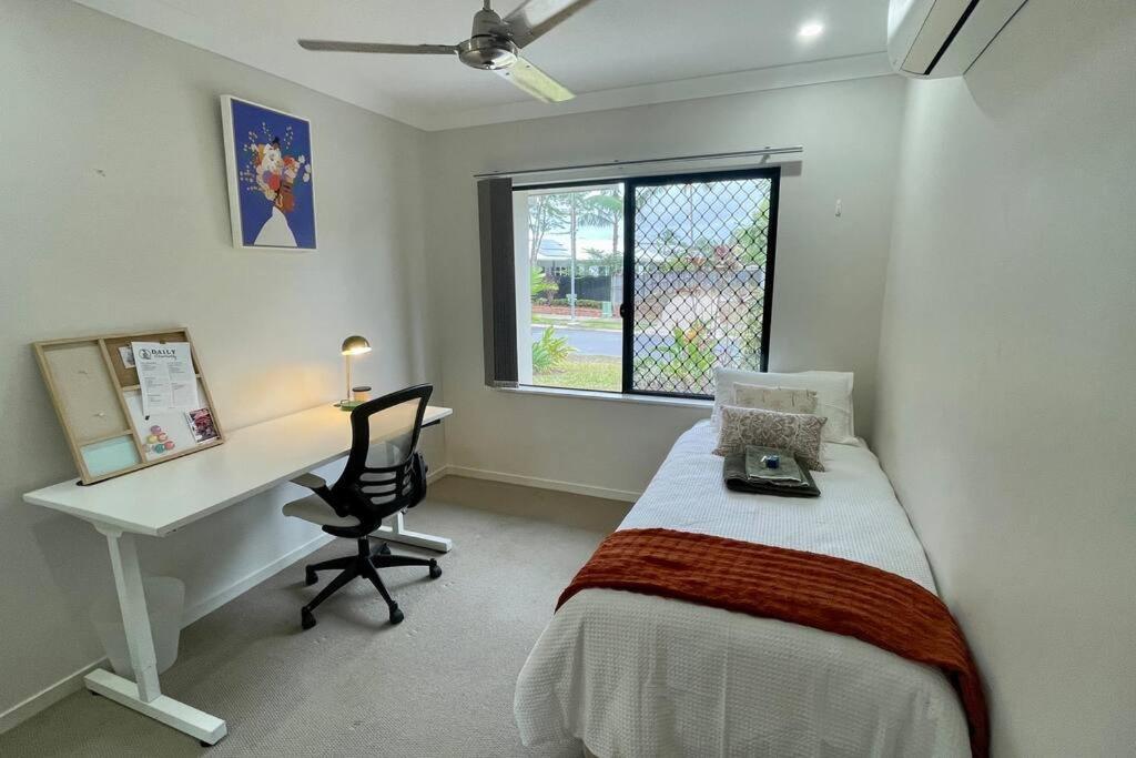 Holiday home Trinity Haven - Luxury 4 Bedroom Home, Steps To The Beach, Surrounded By Mountains *