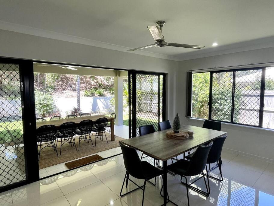 Holiday home Trinity Haven - Luxury 4 Bedroom Home, Steps To The Beach, Surrounded By Mountains