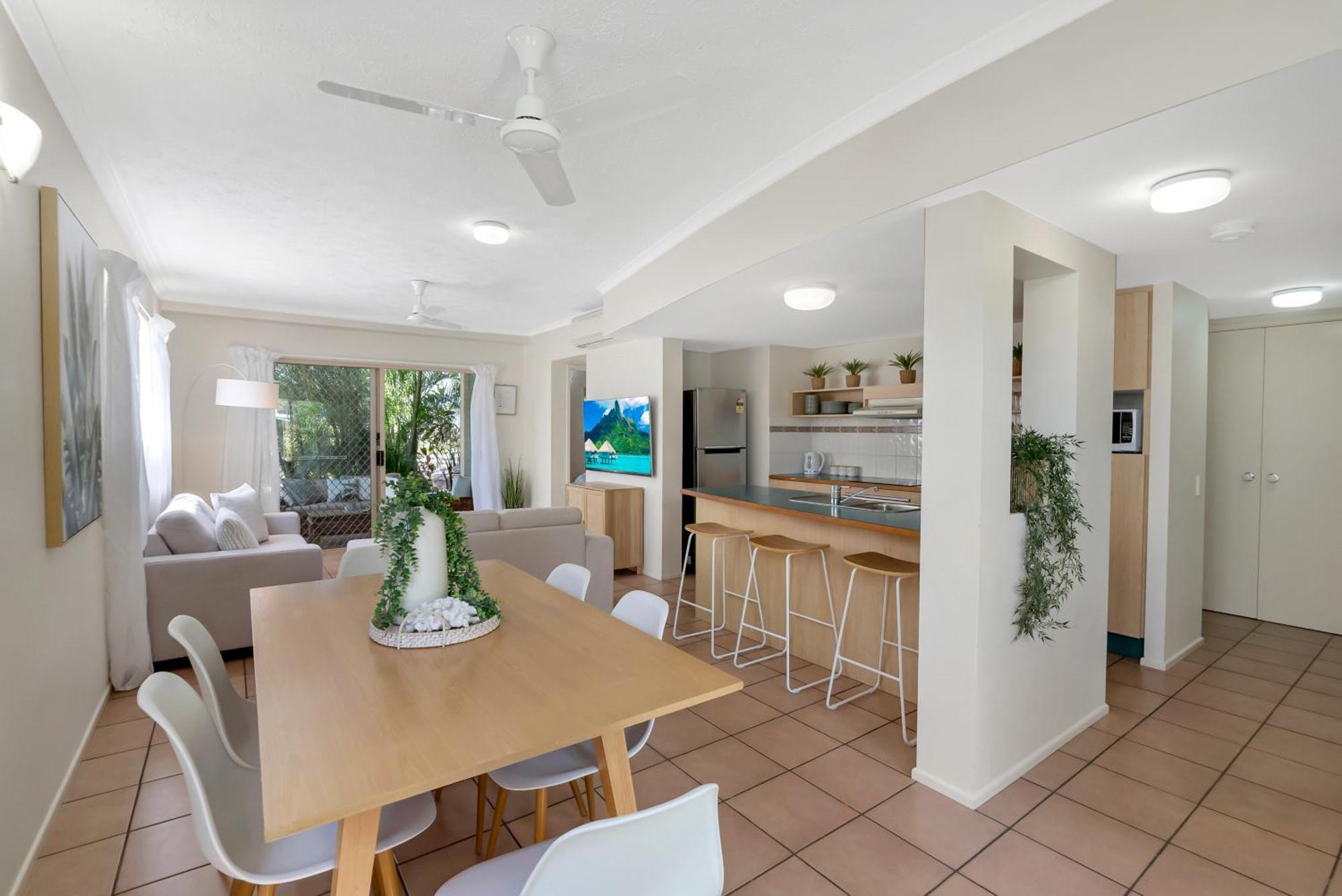 Wallaby House - Resort-style Comforts * Trinity Beach