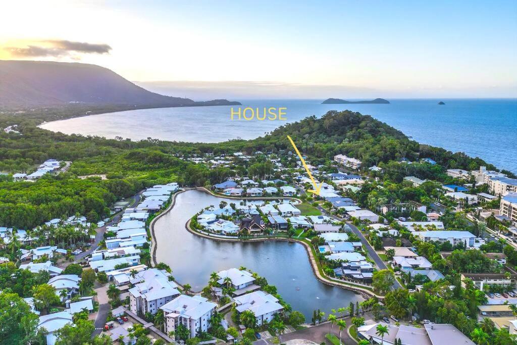 Lagoon Palms - By The Pool Luxury * Trinity Beach