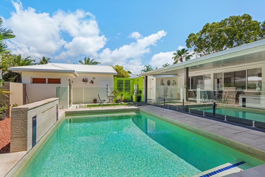 Holiday home Trinity Stunner - Tropical Entertainer *