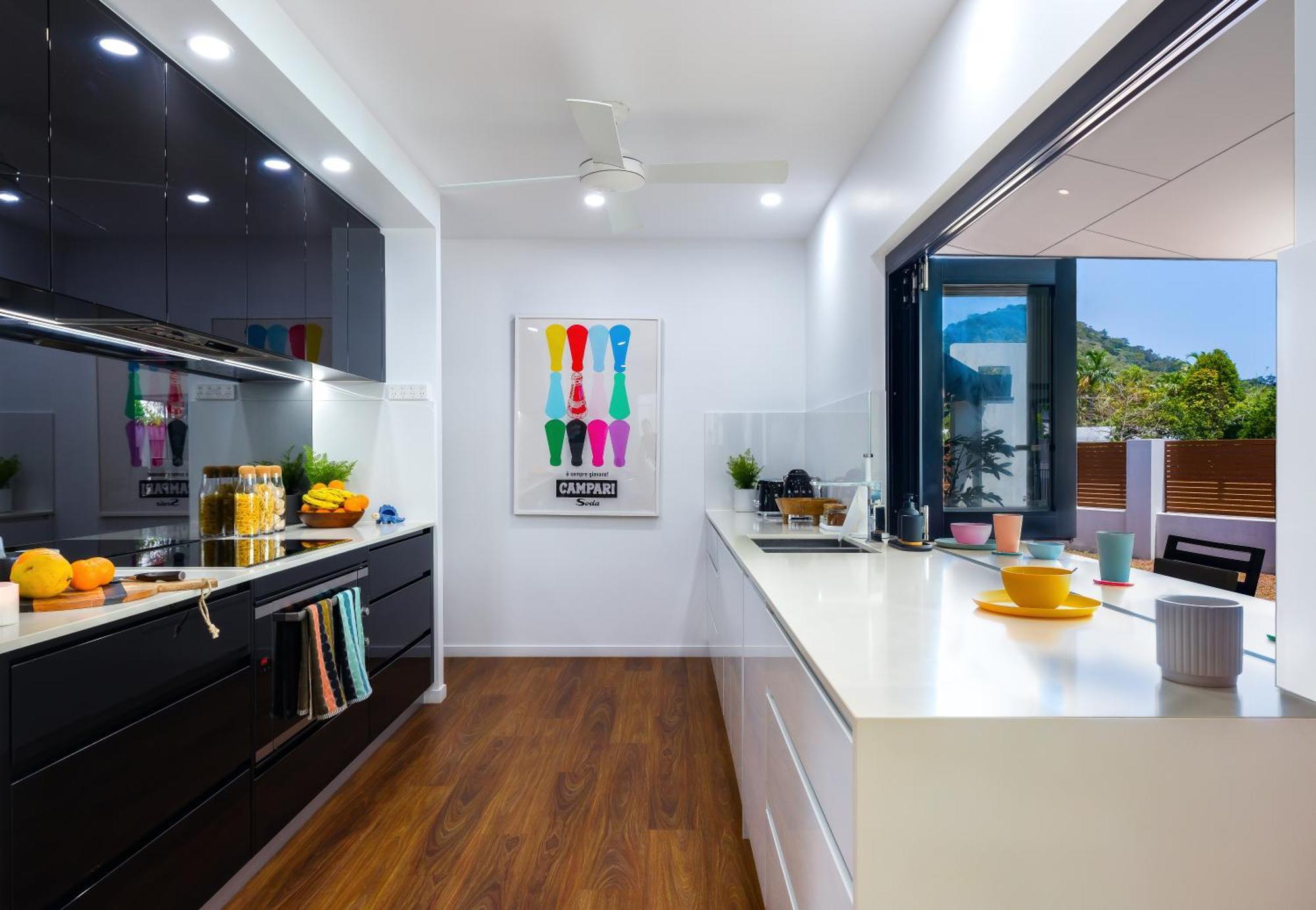 Luxury Sunny Oasis With Pool, Suv Hire, Near Marina Holiday home Trinity Beach