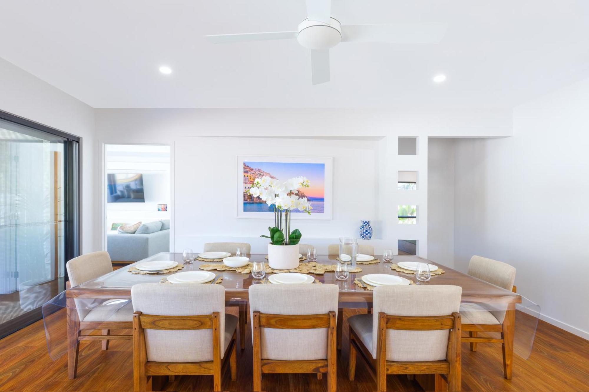 Luxury Sunny Oasis With Pool, Suv Hire, Near Marina Holiday home Trinity Beach