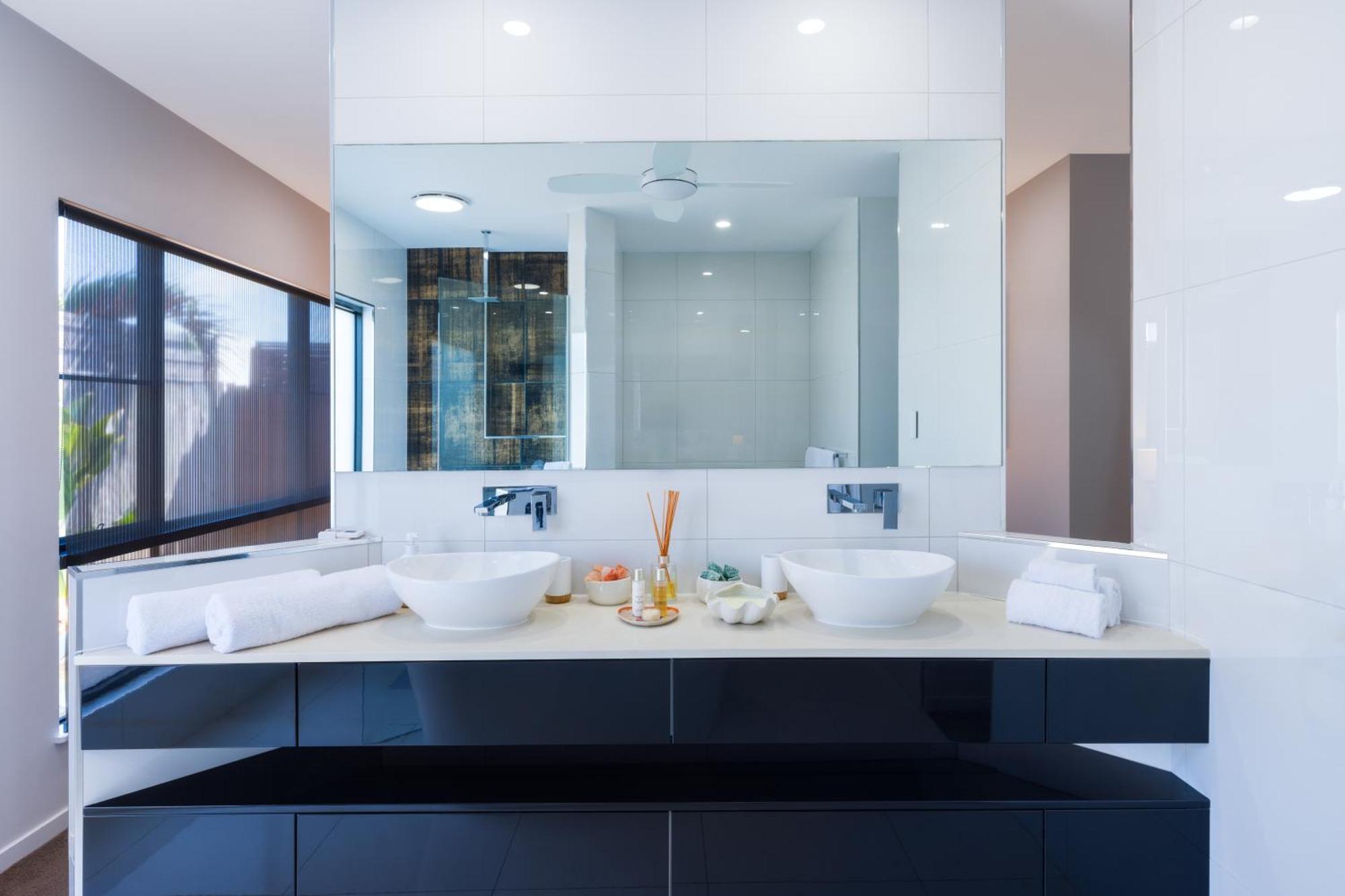 Luxury Sunny Oasis With Pool, Suv Hire, Near Marina Holiday home Trinity Beach