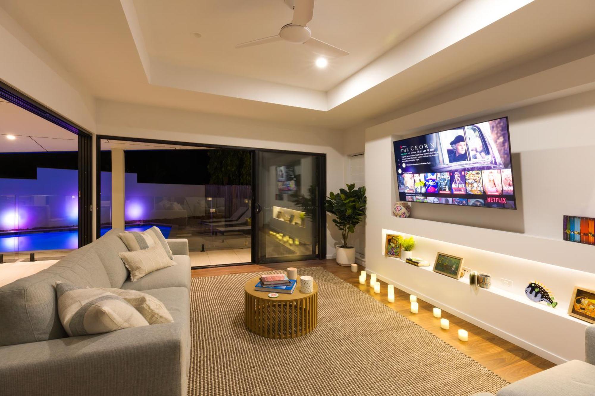 Luxury Sunny Oasis With Pool, Suv Hire, Near Marina Holiday home