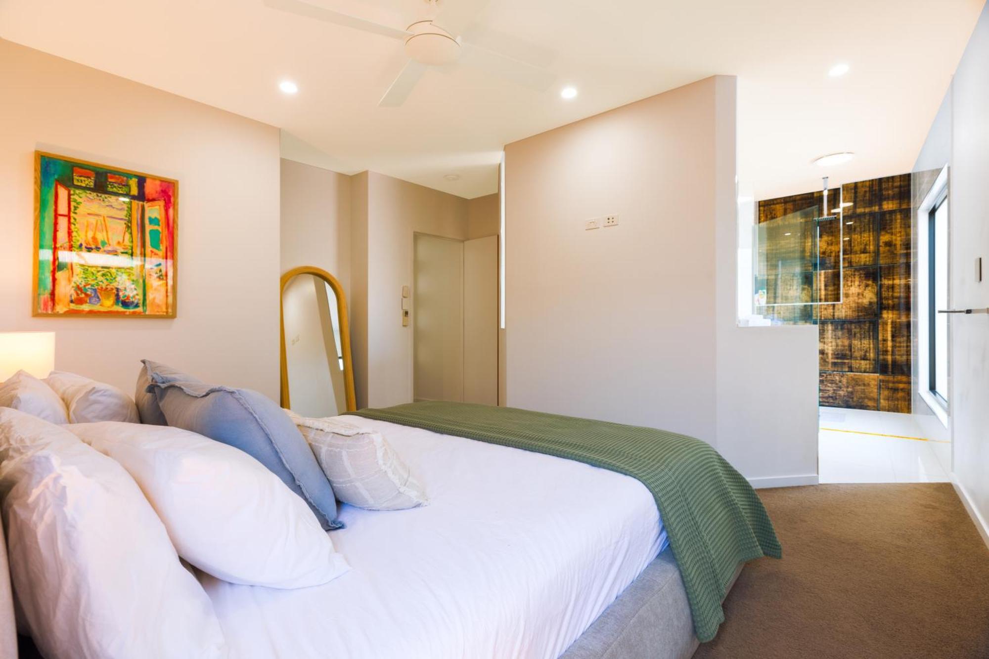 Holiday home Luxury Sunny Oasis With Pool, Suv Hire, Near Marina *