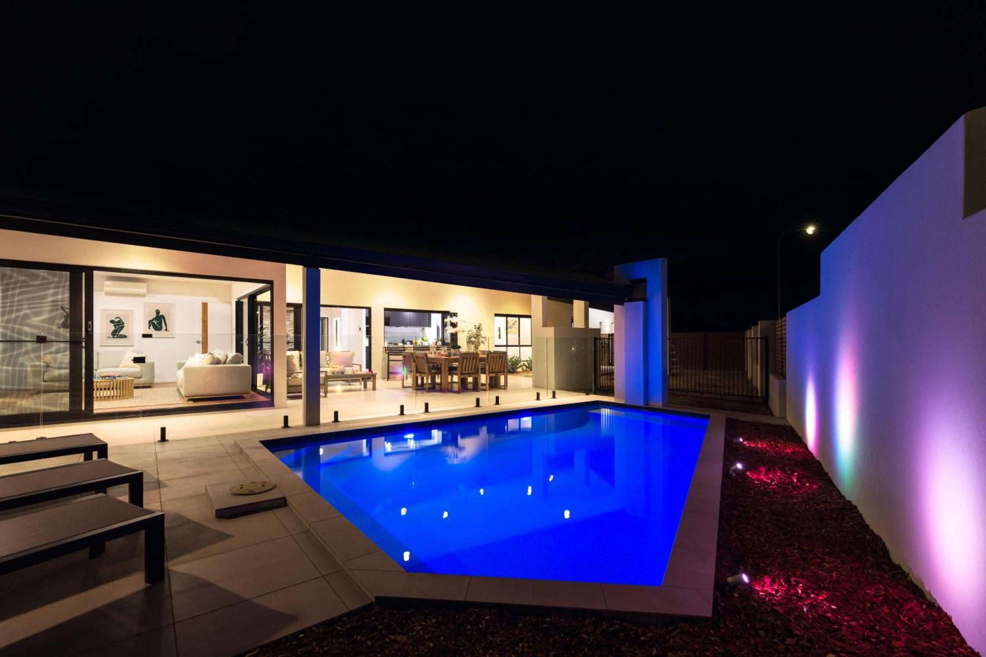 Luxury Sunny Oasis With Pool, Suv Hire, Near Marina *