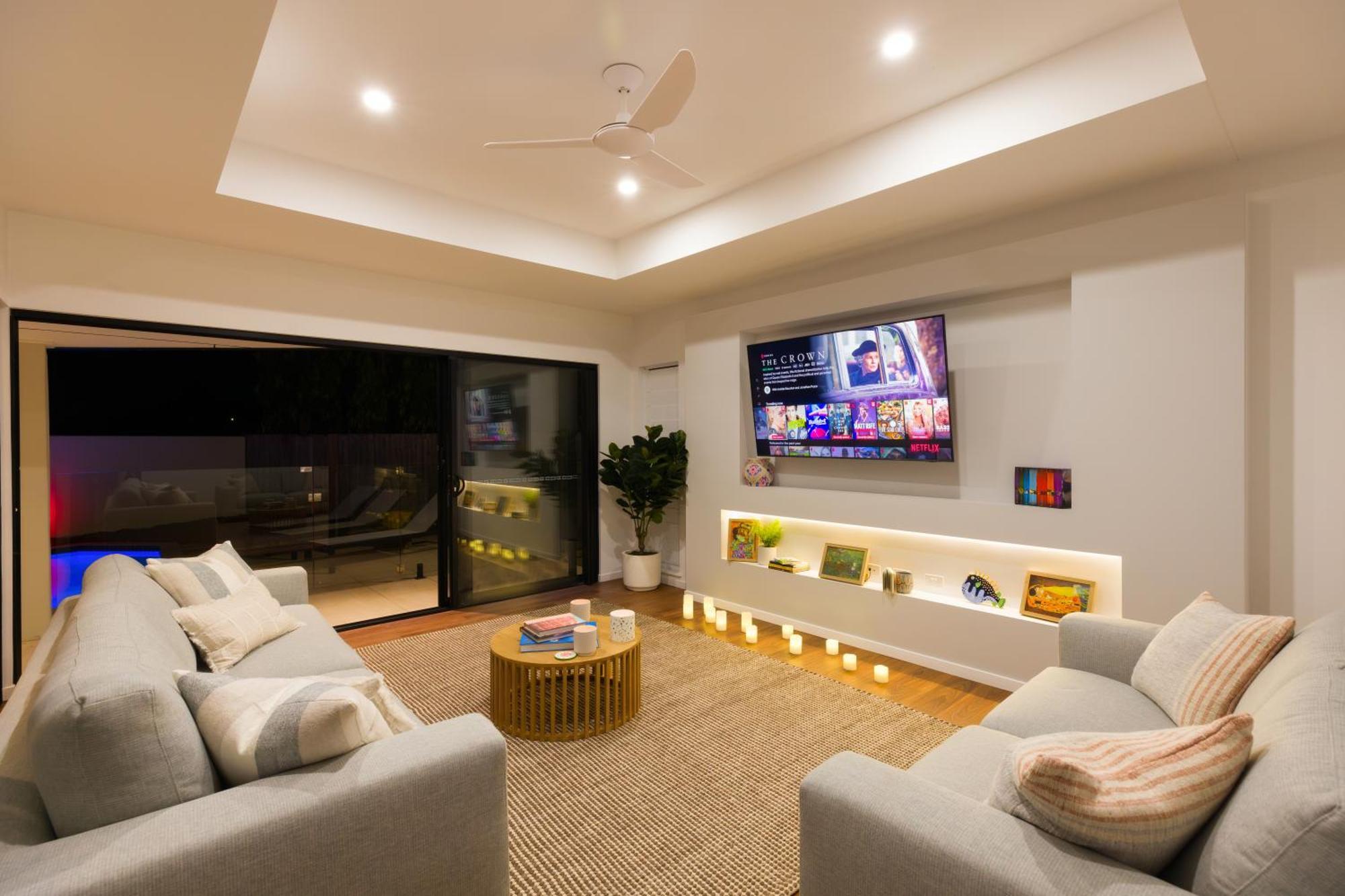 Luxury Sunny Oasis With Pool, Suv Hire, Near Marina Holiday home *