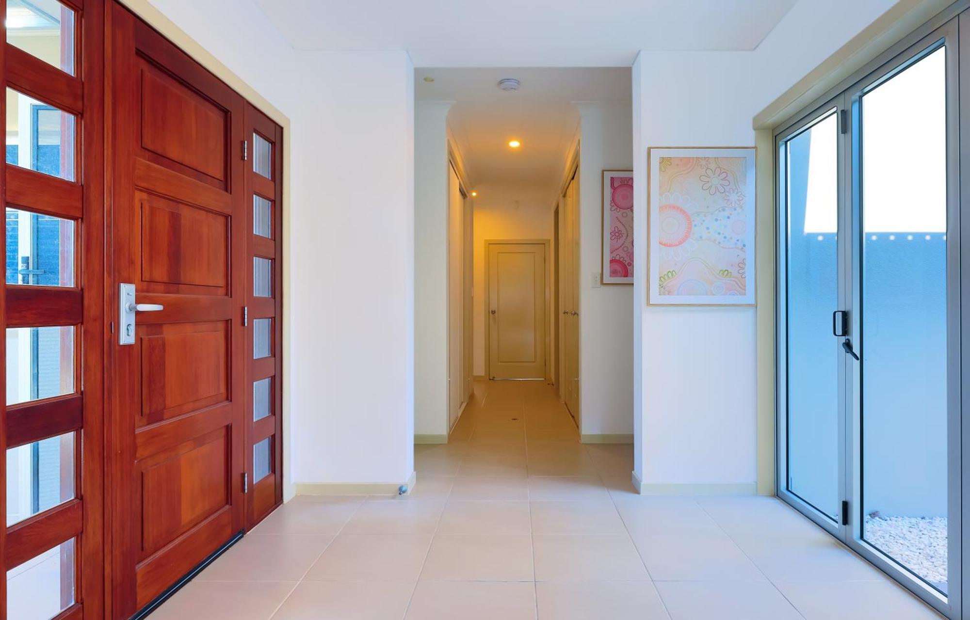 Private Luxury Haven With Suv Hire, Pool, Near Marina Holiday home Trinity Beach