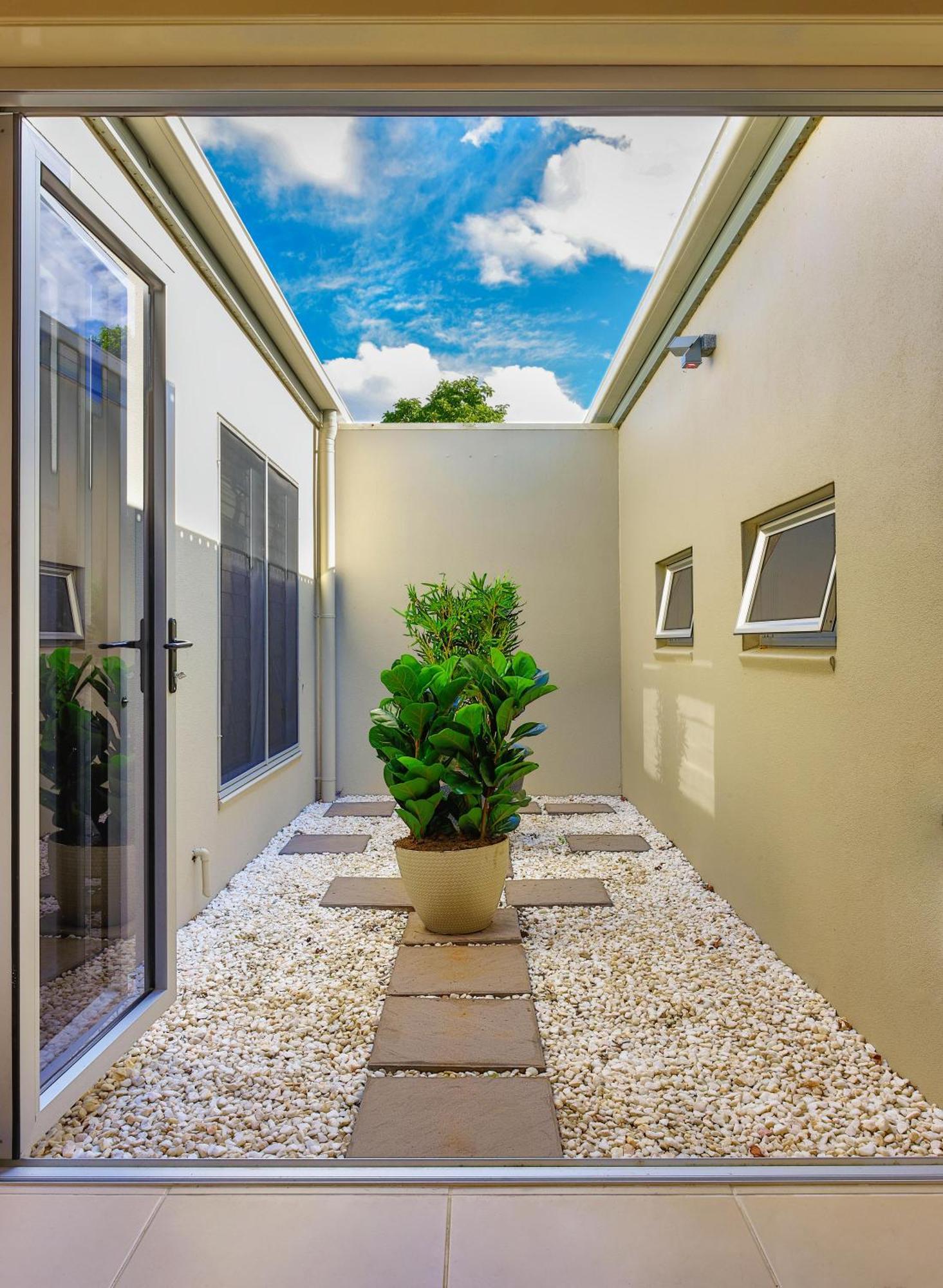 Private Luxury Haven With Suv Hire, Pool, Near Marina Holiday home *