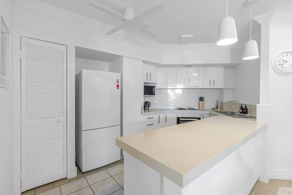 Apartment 'seashells' A Tropical Beachfront Escape Trinity Beach