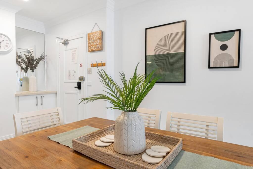 Apartment 'seashells' A Tropical Beachfront Escape Trinity Beach