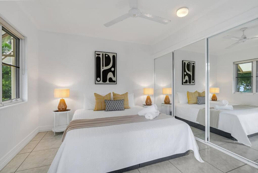 'seashells' A Tropical Beachfront Escape Apartment