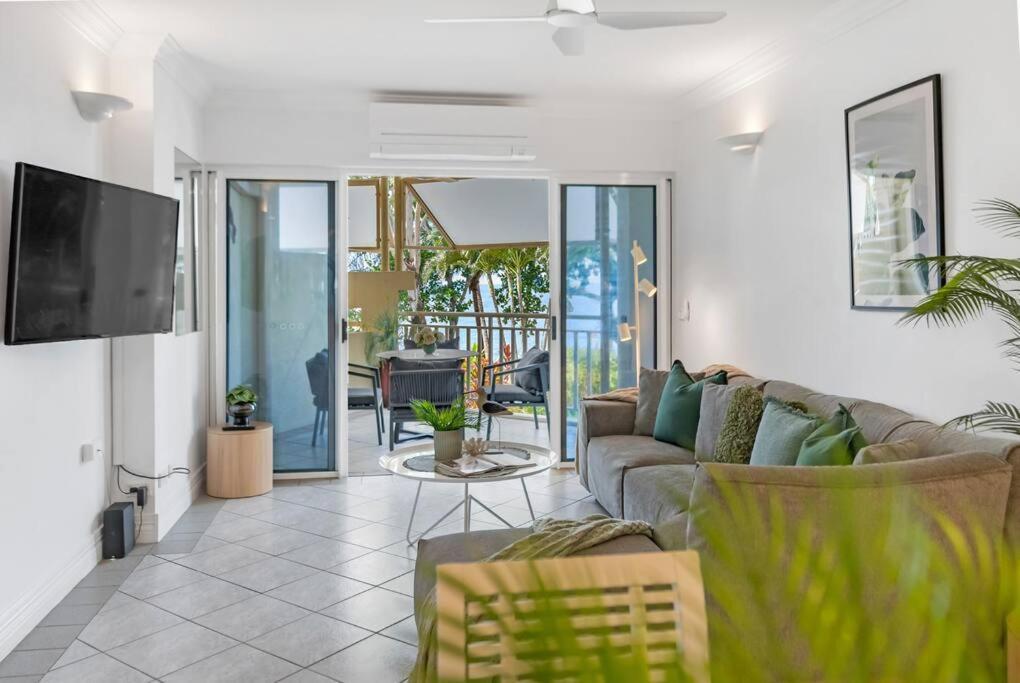 Apartment 'seashells' A Tropical Beachfront Escape