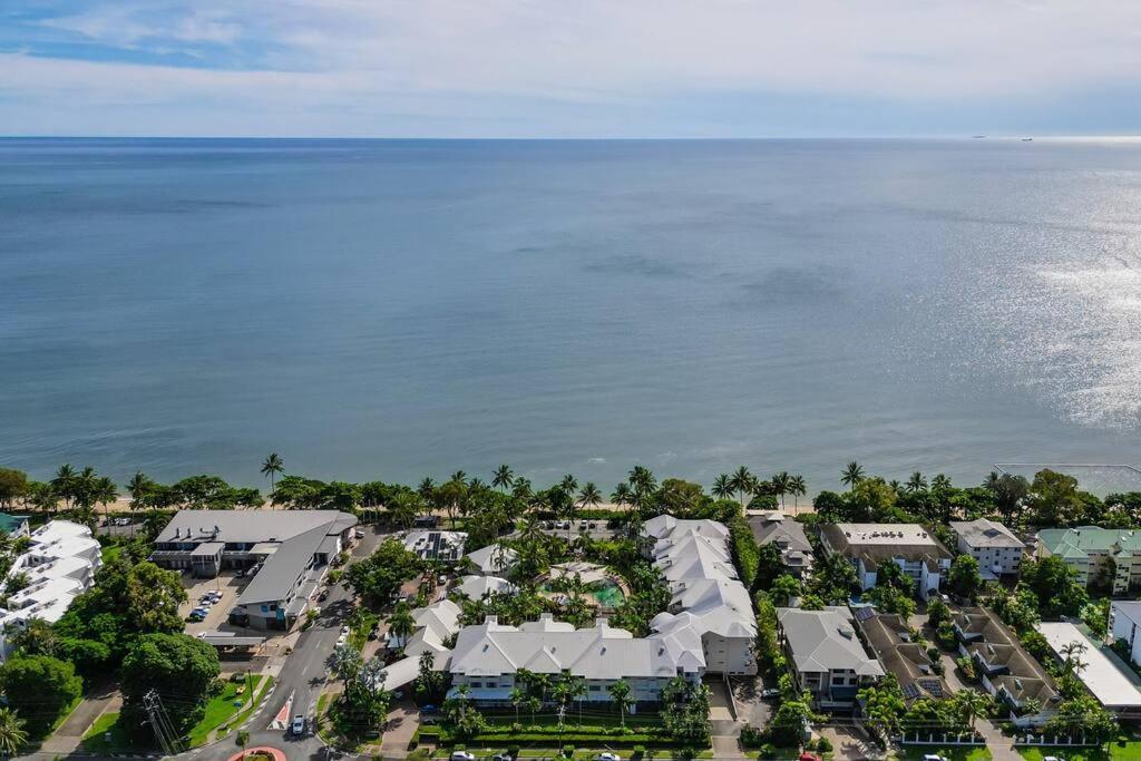 Apartment 'seashells' A Tropical Beachfront Escape