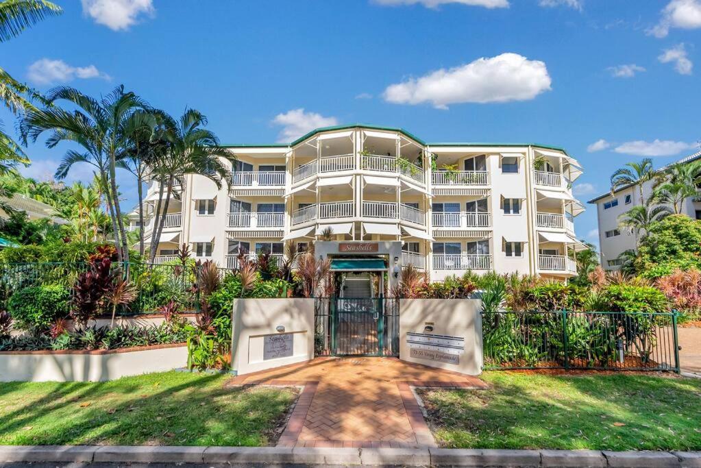 Apartment 'seashells' A Tropical Beachfront Escape