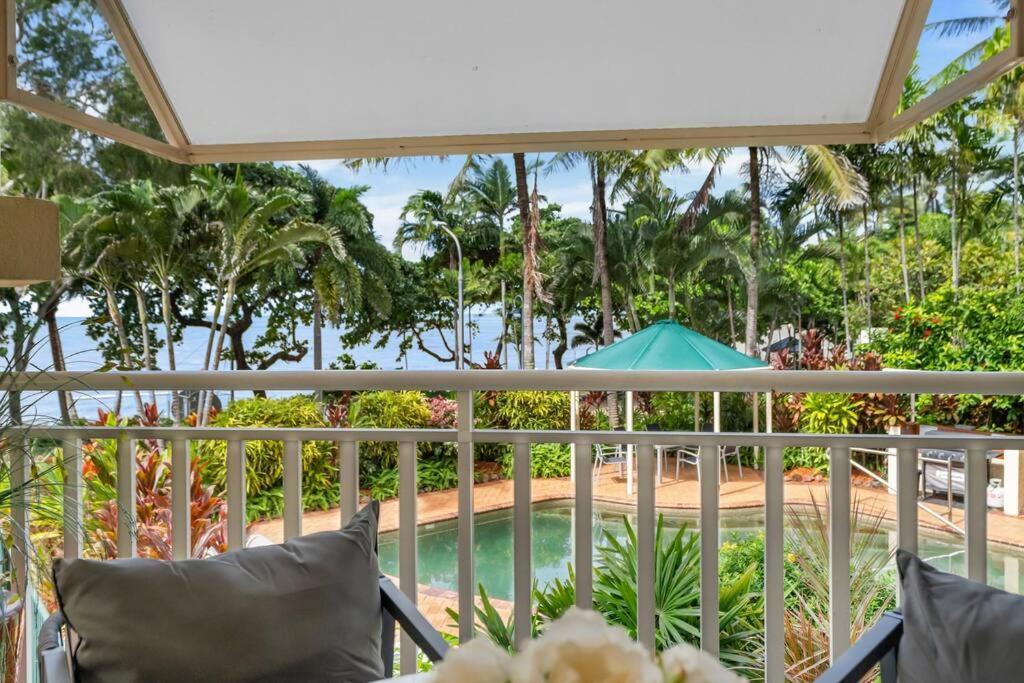 Apartment 'seashells' A Tropical Beachfront Escape Trinity Beach
