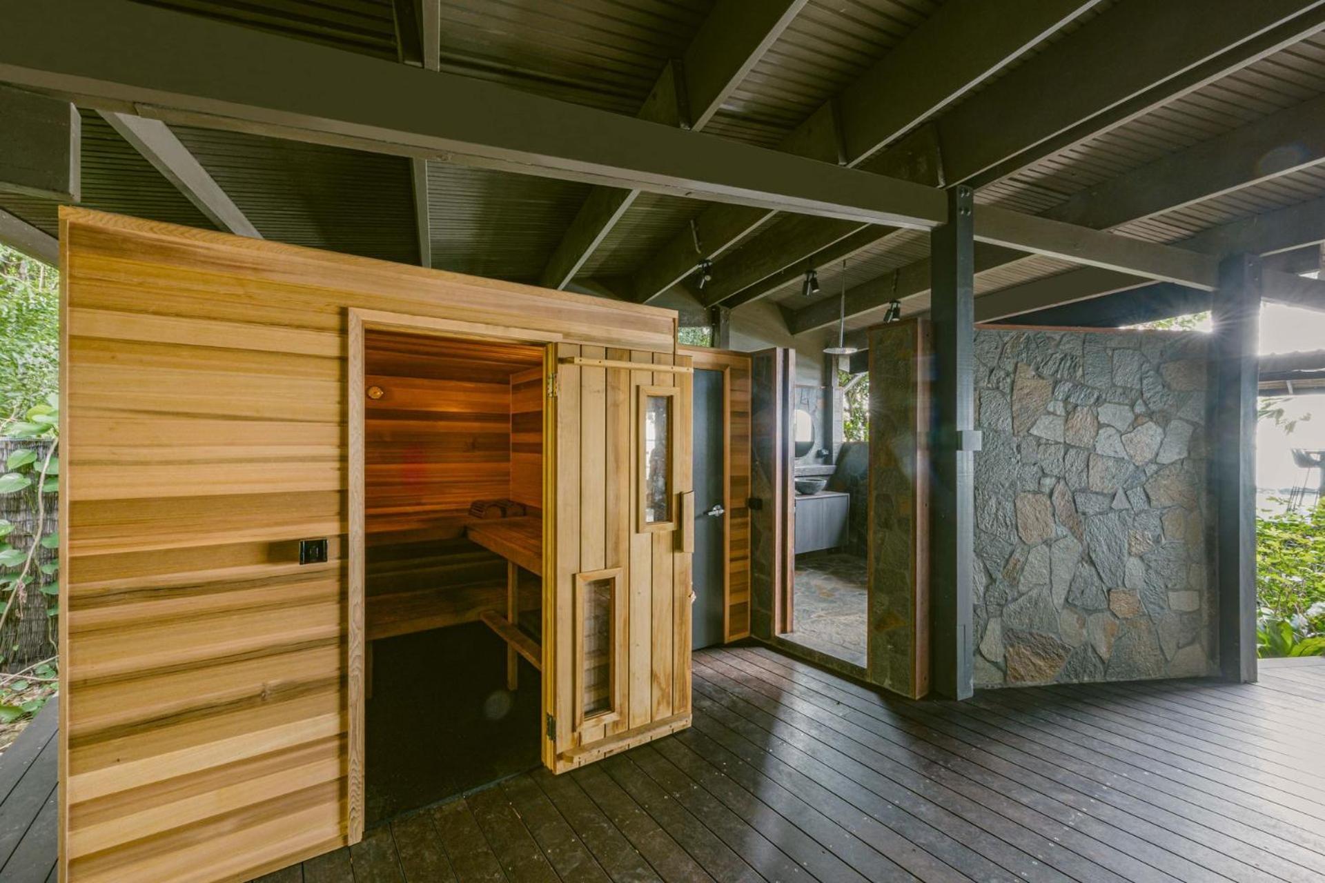 Trinity Beach Palace Luxury Estate By Belle Escapes Trinity Beach