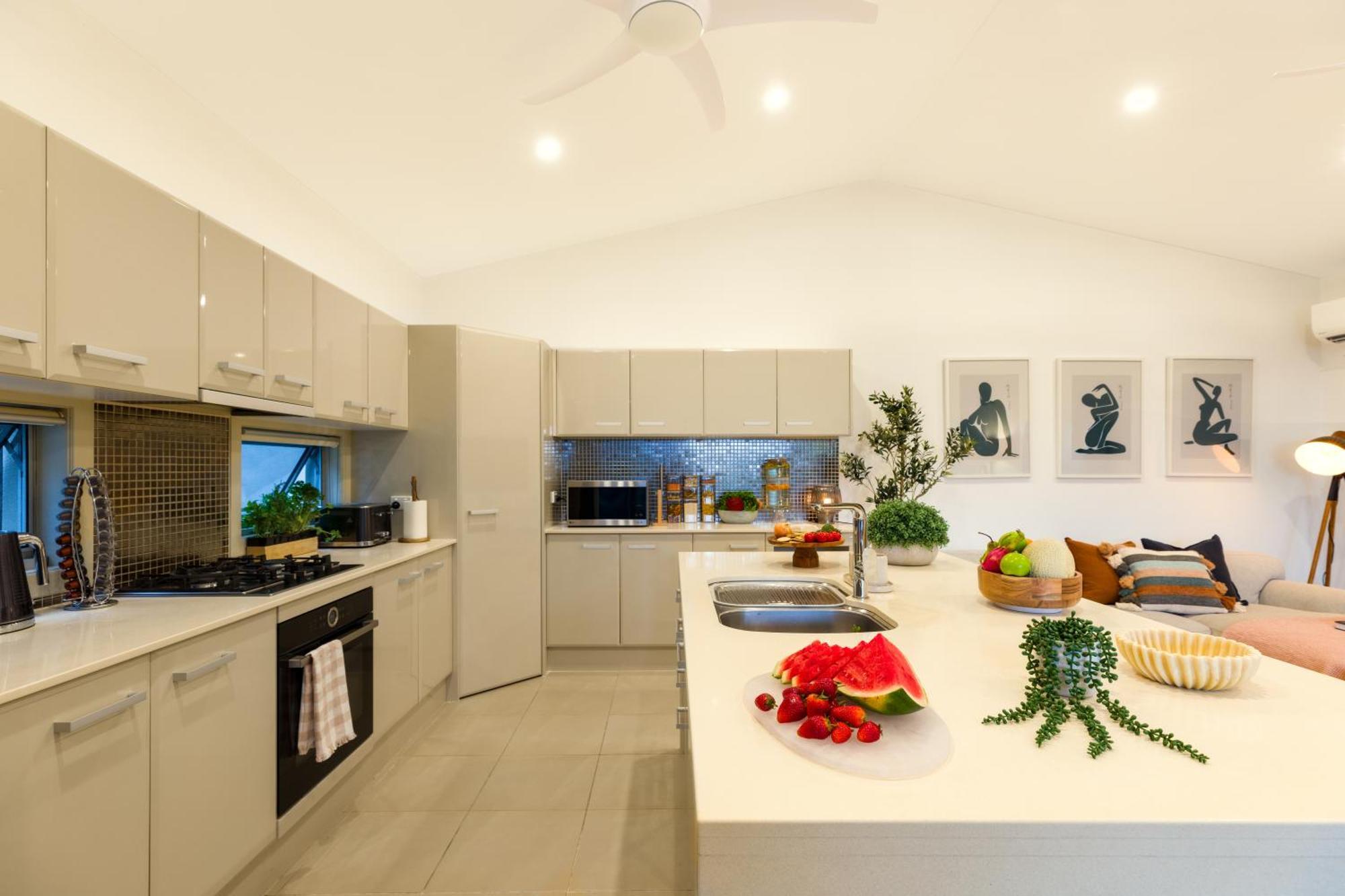 Private Luxury Haven With Suv Hire, Pool, Near Marina Holiday home Trinity Beach