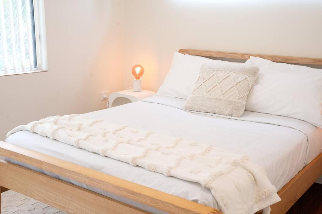Four Palms, 8 Min Walk To Beach- Pet Friendly *
