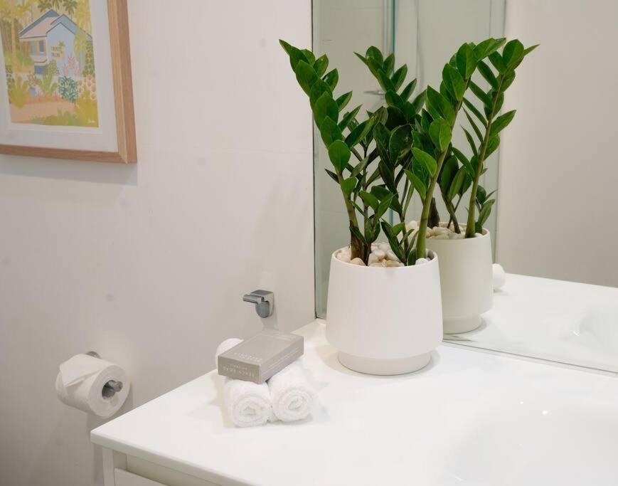Four Palms, 8 Min Walk To Beach- Pet Friendly Trinity Beach