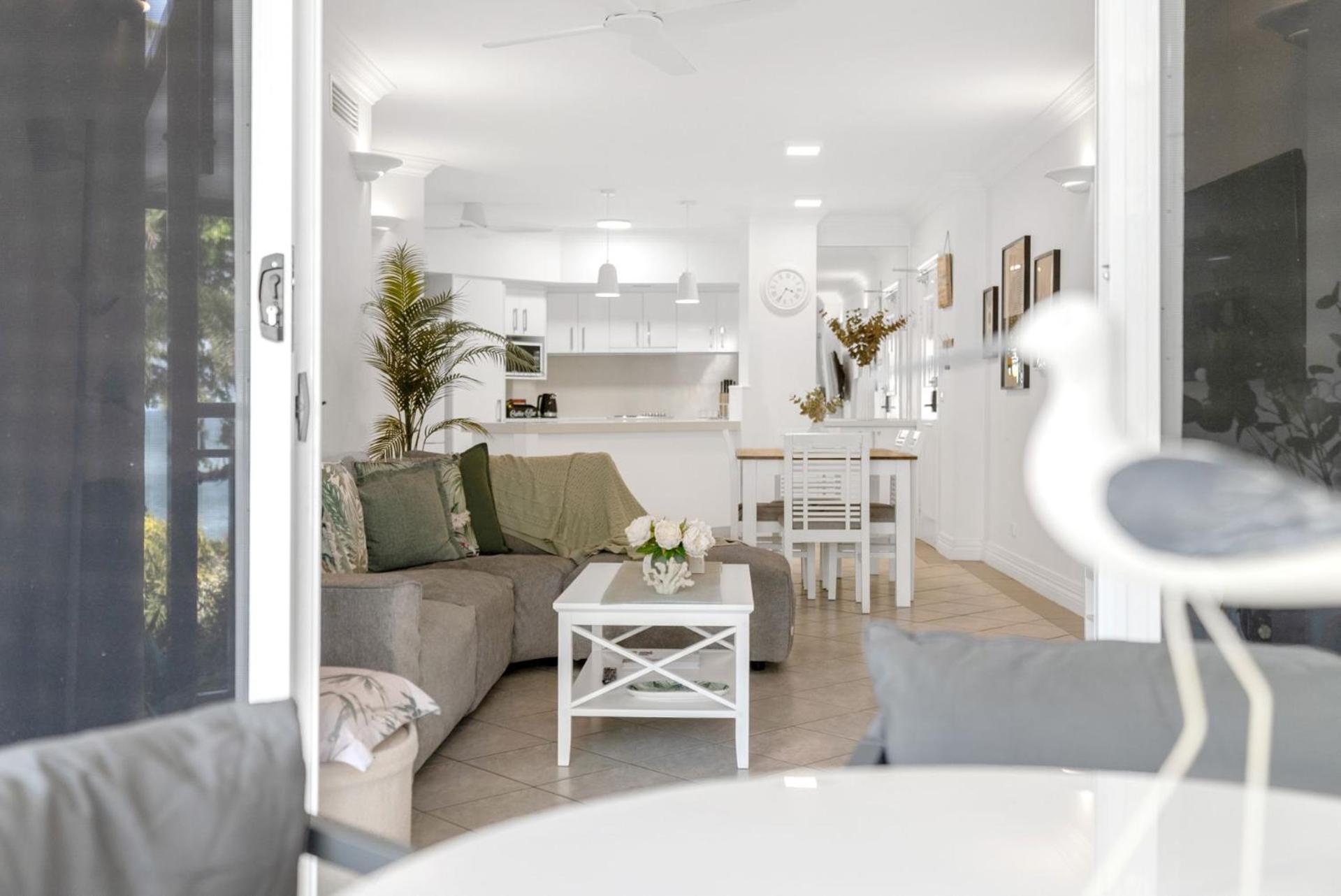 Apartment Belle Escapes Seashells On The Trinity Beach