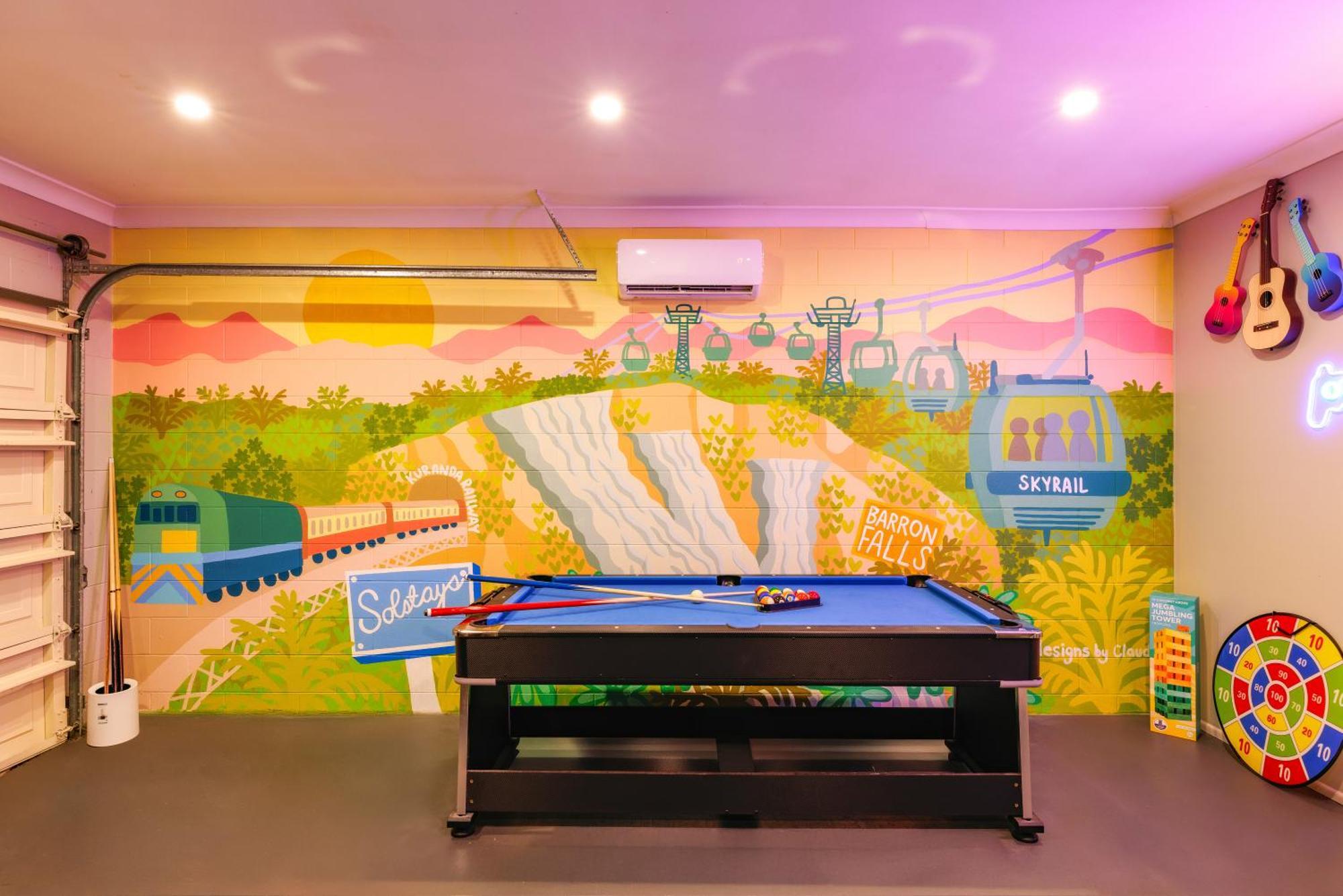 Holiday home Spacious Family Fun With Suv Hire, Games, Full Kitchen Trinity Beach
