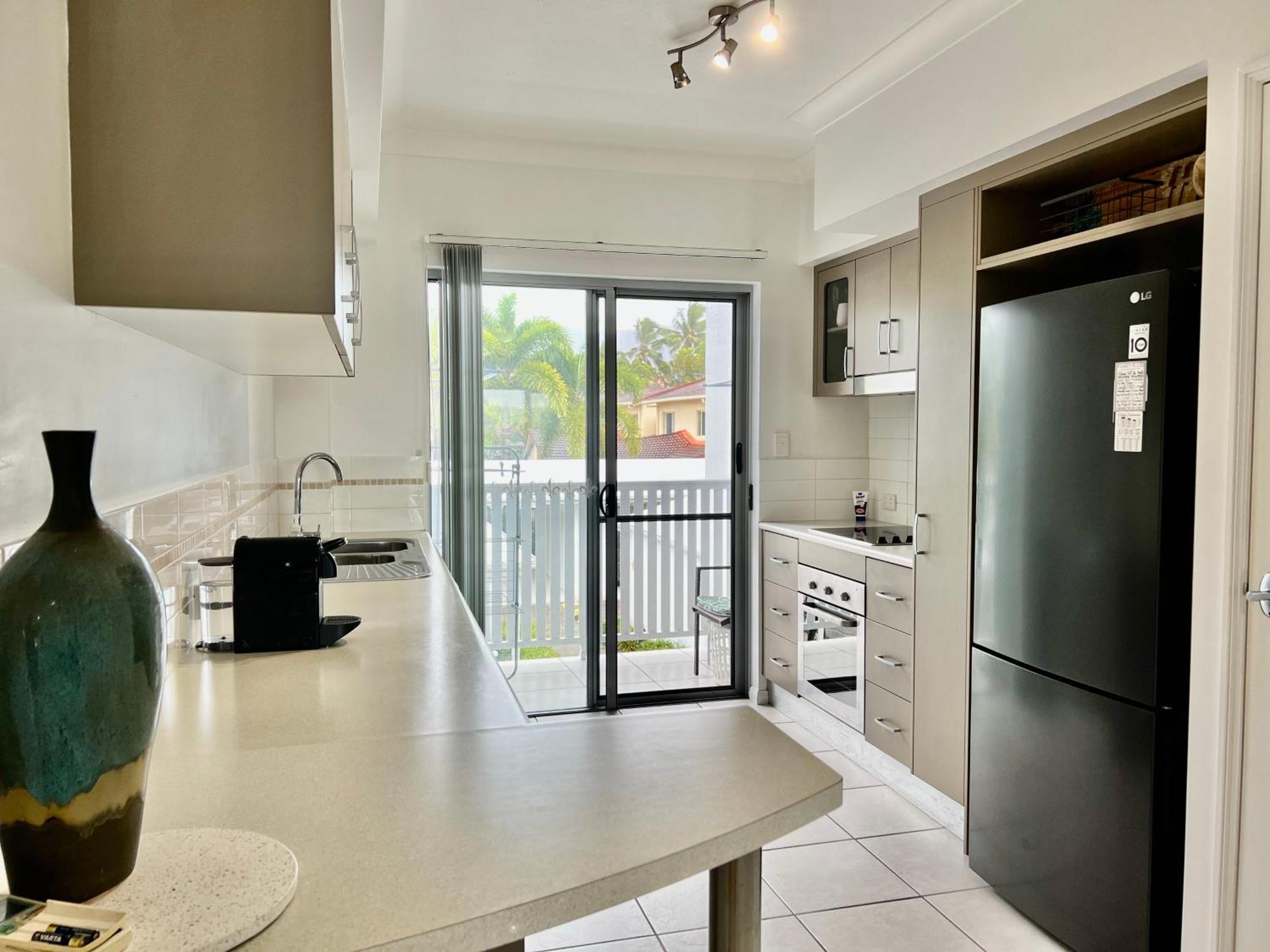 Tropical Vibes - Northern Beaches Cairns *