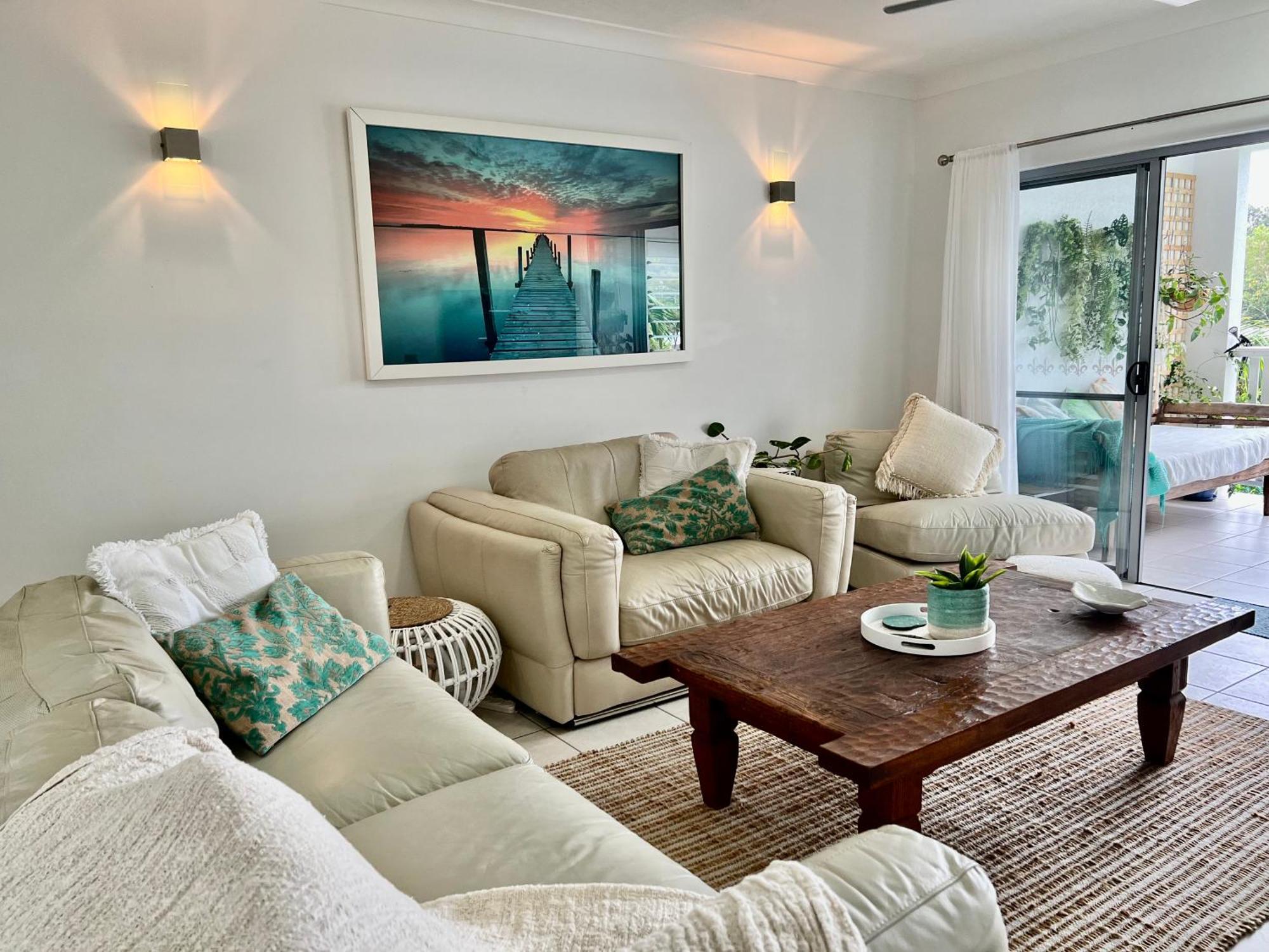 Tropical Vibes - Northern Beaches Cairns Trinity Beach