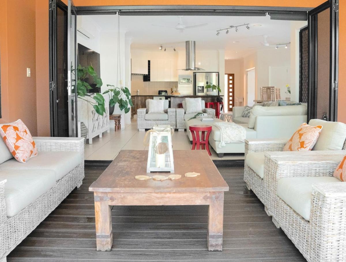 House, Stroll To & Cafes- Pets Welcome Holiday home *