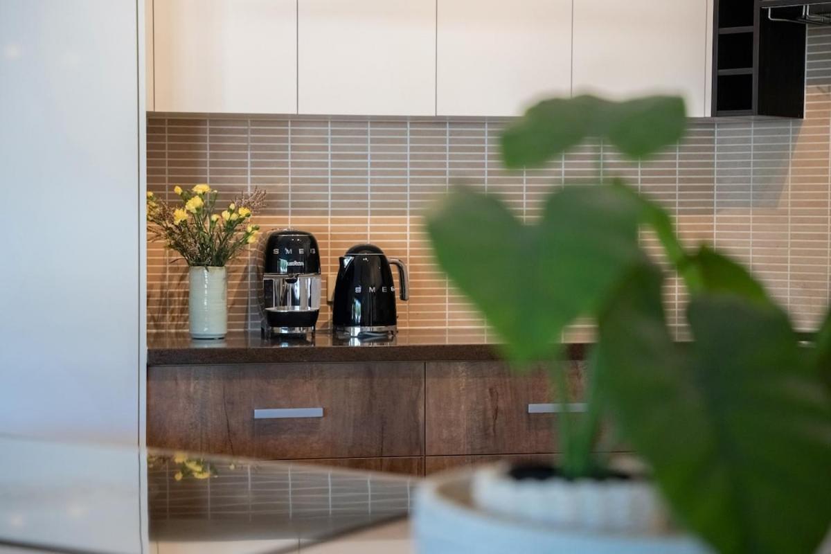 House, Stroll To & Cafes- Pets Welcome Trinity Beach