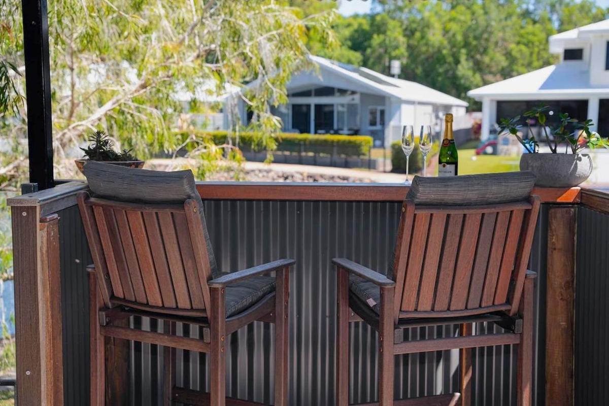 Holiday home House, Stroll To & Cafes- Pets Welcome