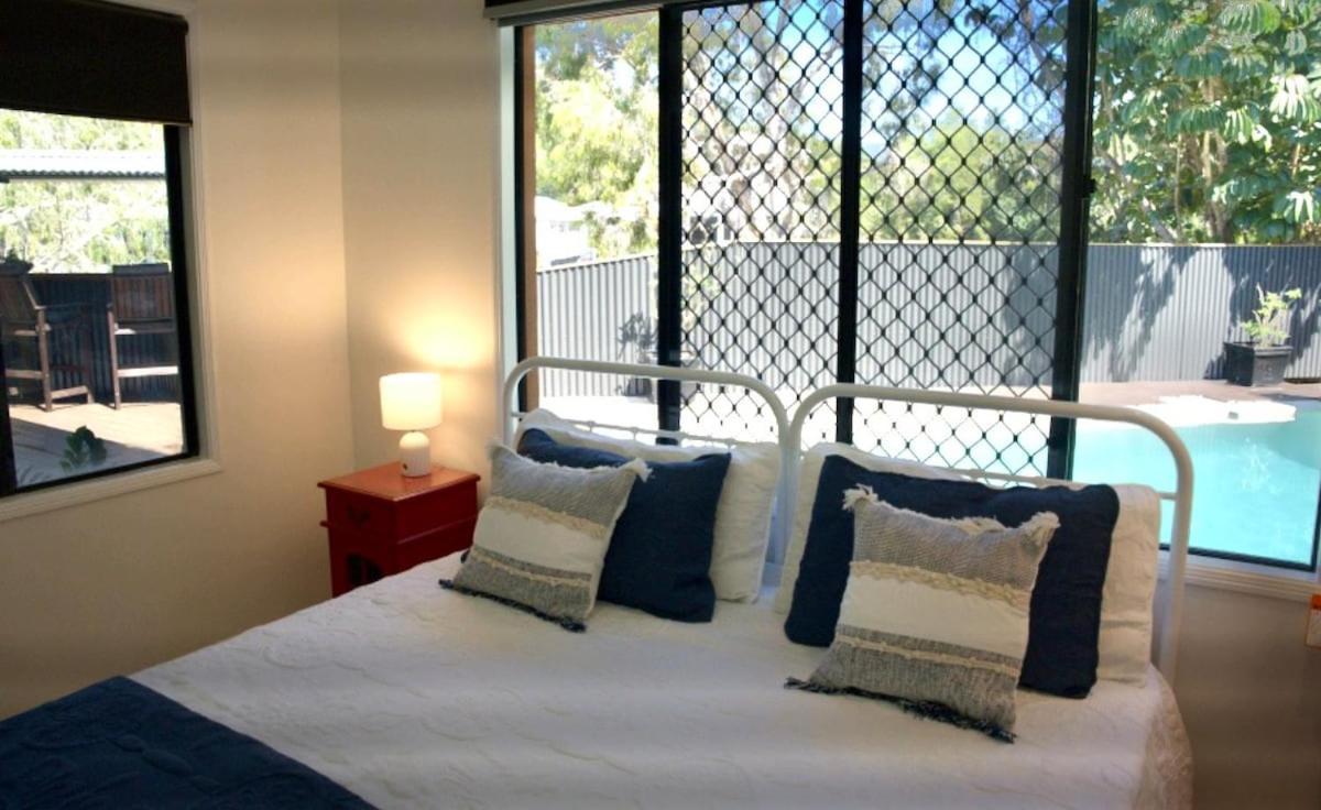 House, Stroll To & Cafes- Pets Welcome * Trinity Beach