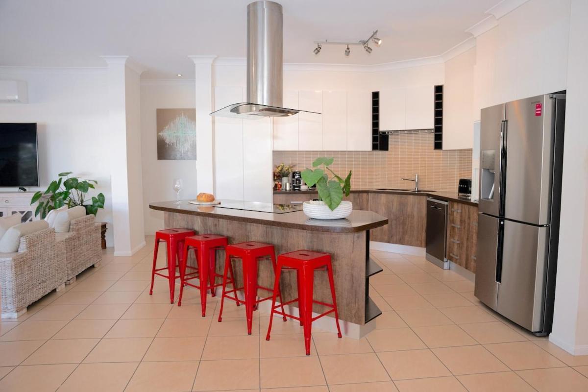 House, Stroll To & Cafes- Pets Welcome Trinity Beach