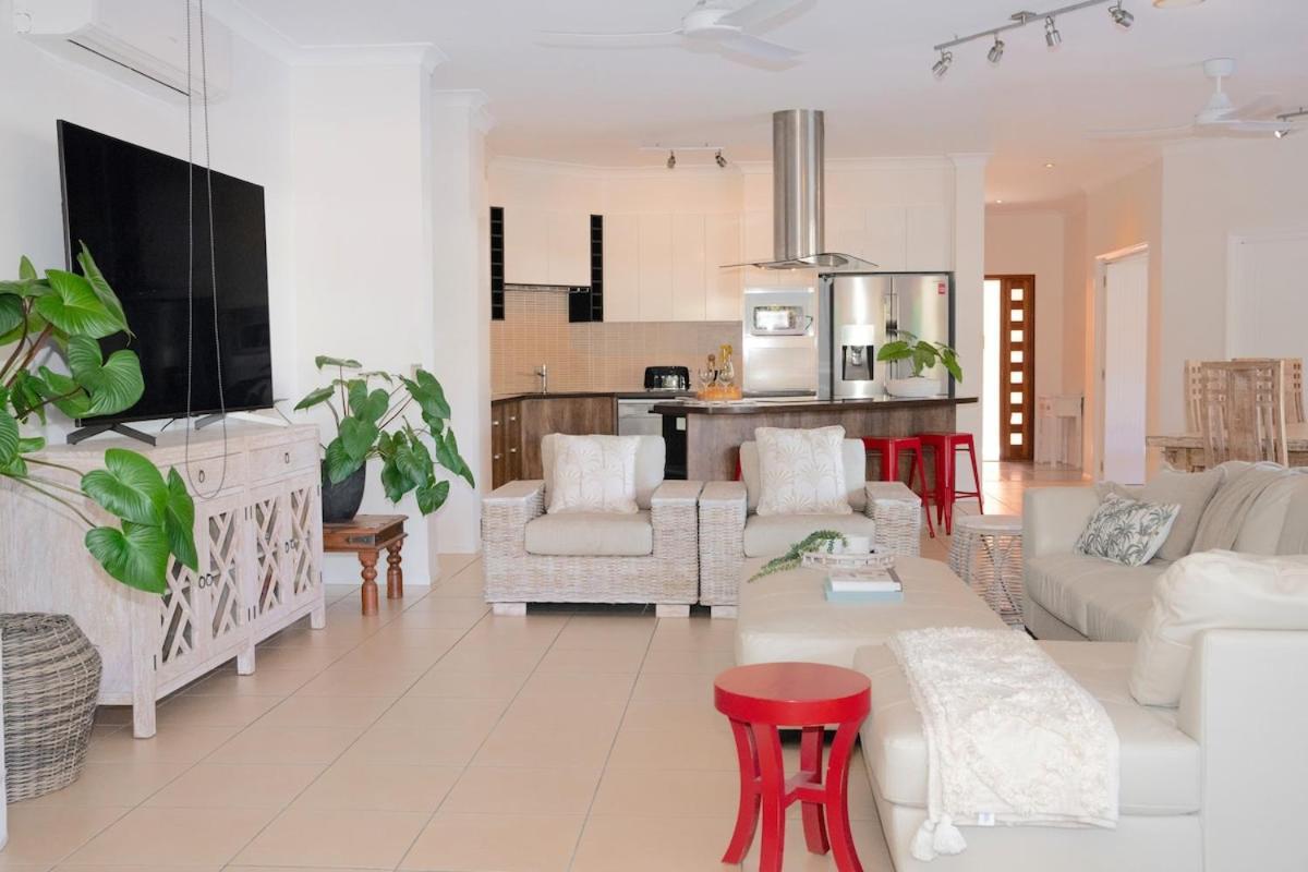 House, Stroll To & Cafes- Pets Welcome Holiday home