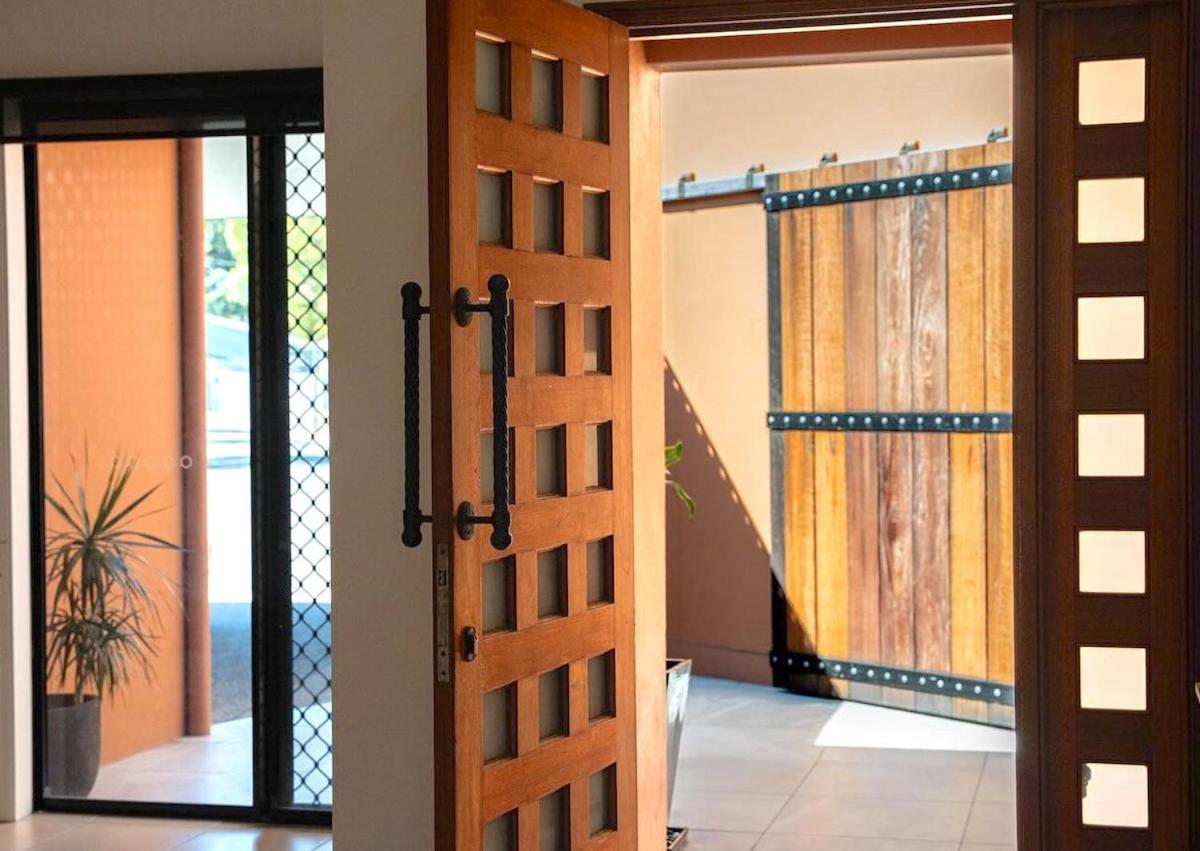 House, Stroll To & Cafes- Pets Welcome *