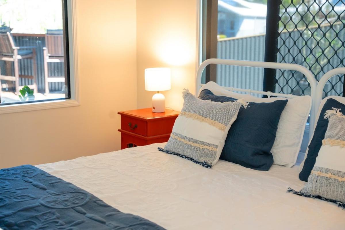 House, Stroll To & Cafes- Pets Welcome Holiday home Trinity Beach