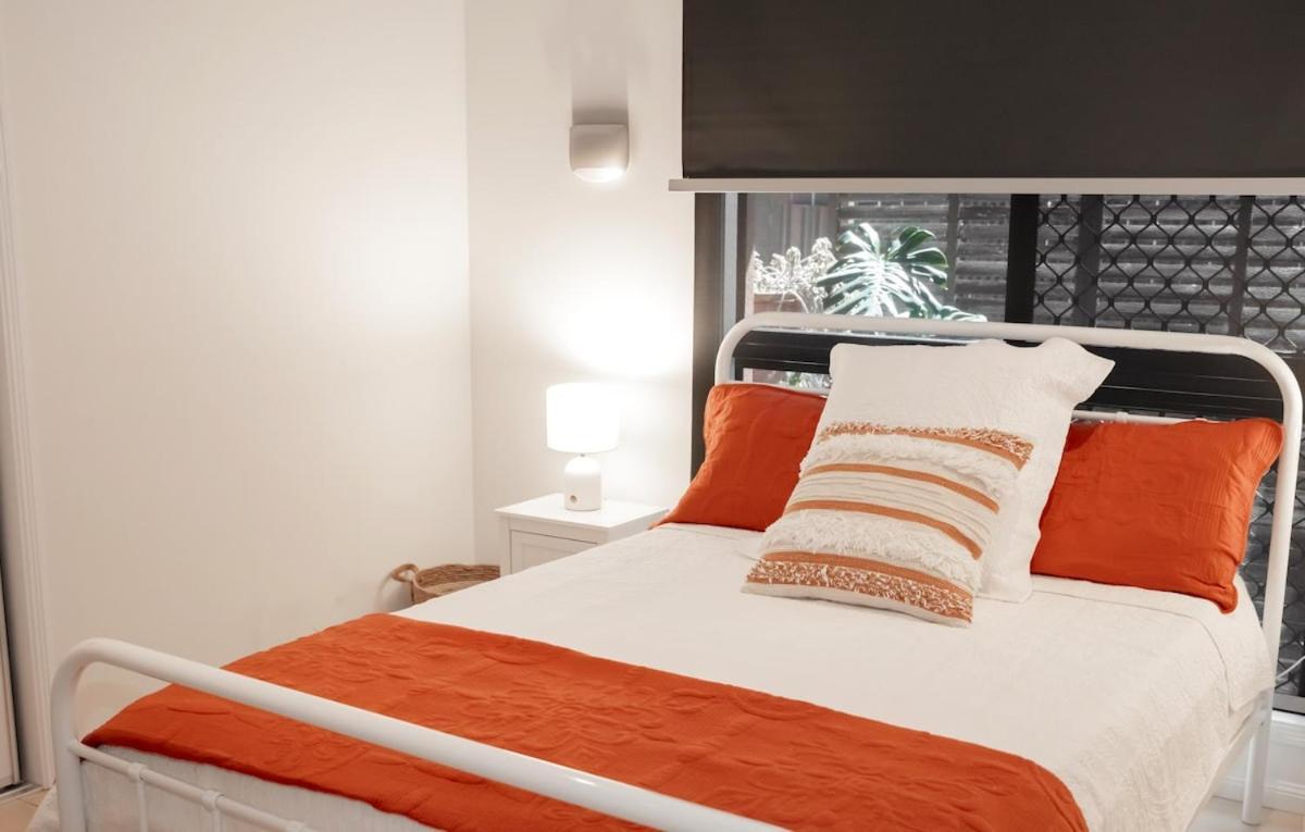 House, Stroll To & Cafes- Pets Welcome Trinity Beach