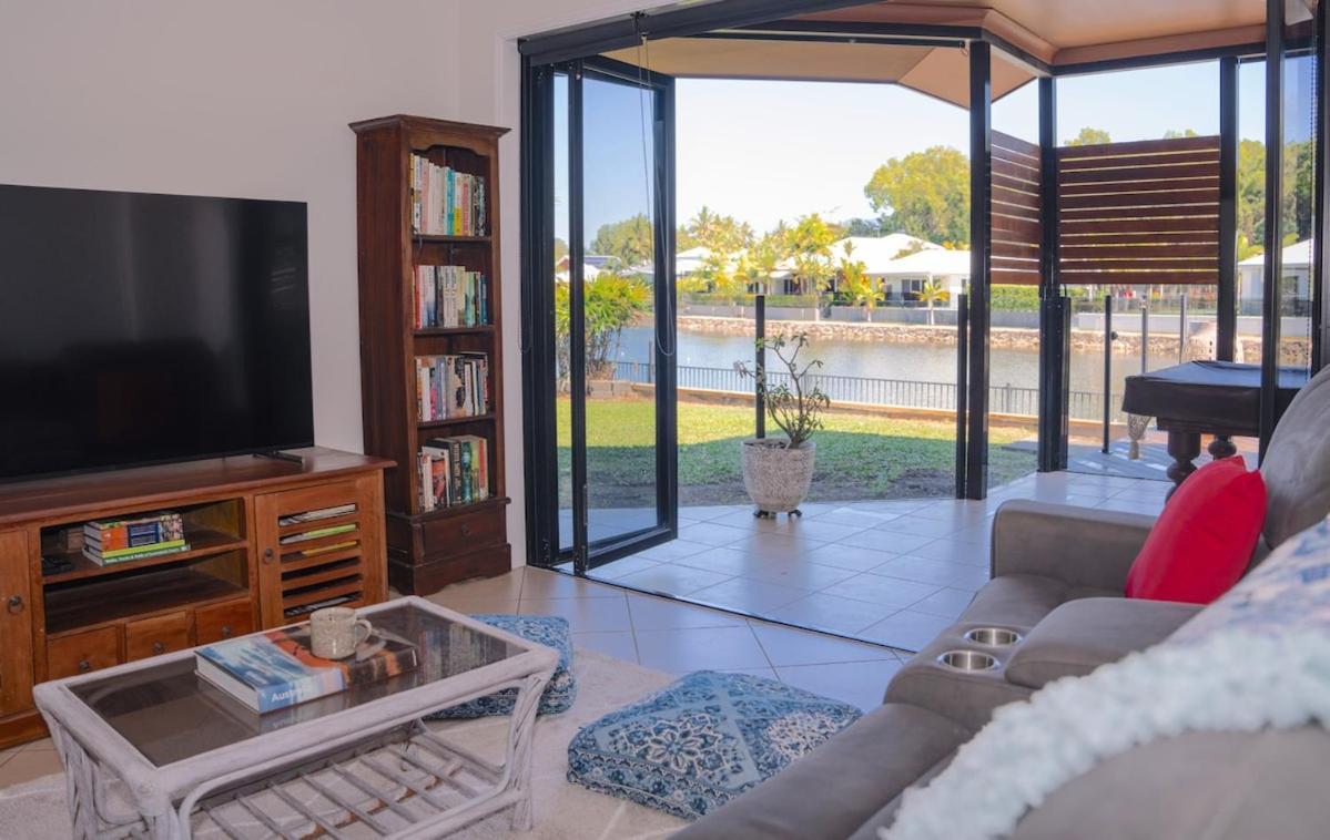 House, Stroll To & Cafes- Pets Welcome Holiday home *