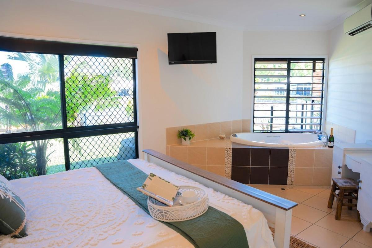 House, Stroll To & Cafes- Pets Welcome Holiday home
