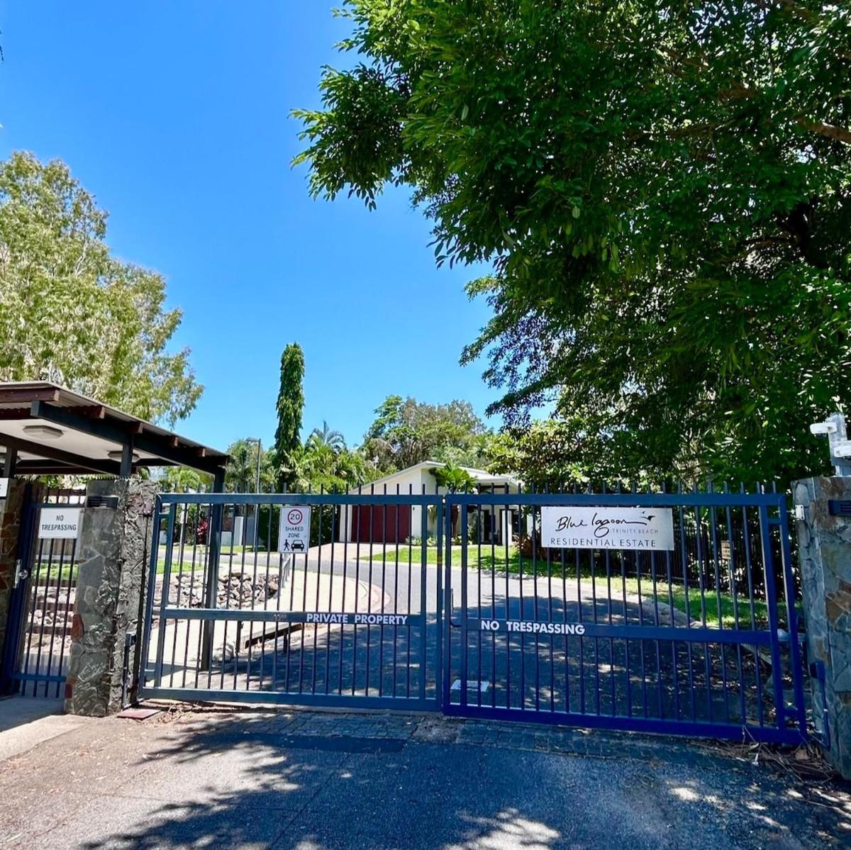 Holiday home House, Stroll To & Cafes- Pets Welcome