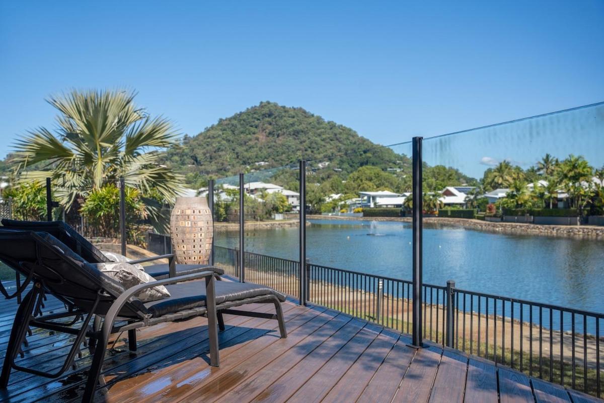 House, Stroll To & Cafes- Pets Welcome Holiday home Trinity Beach