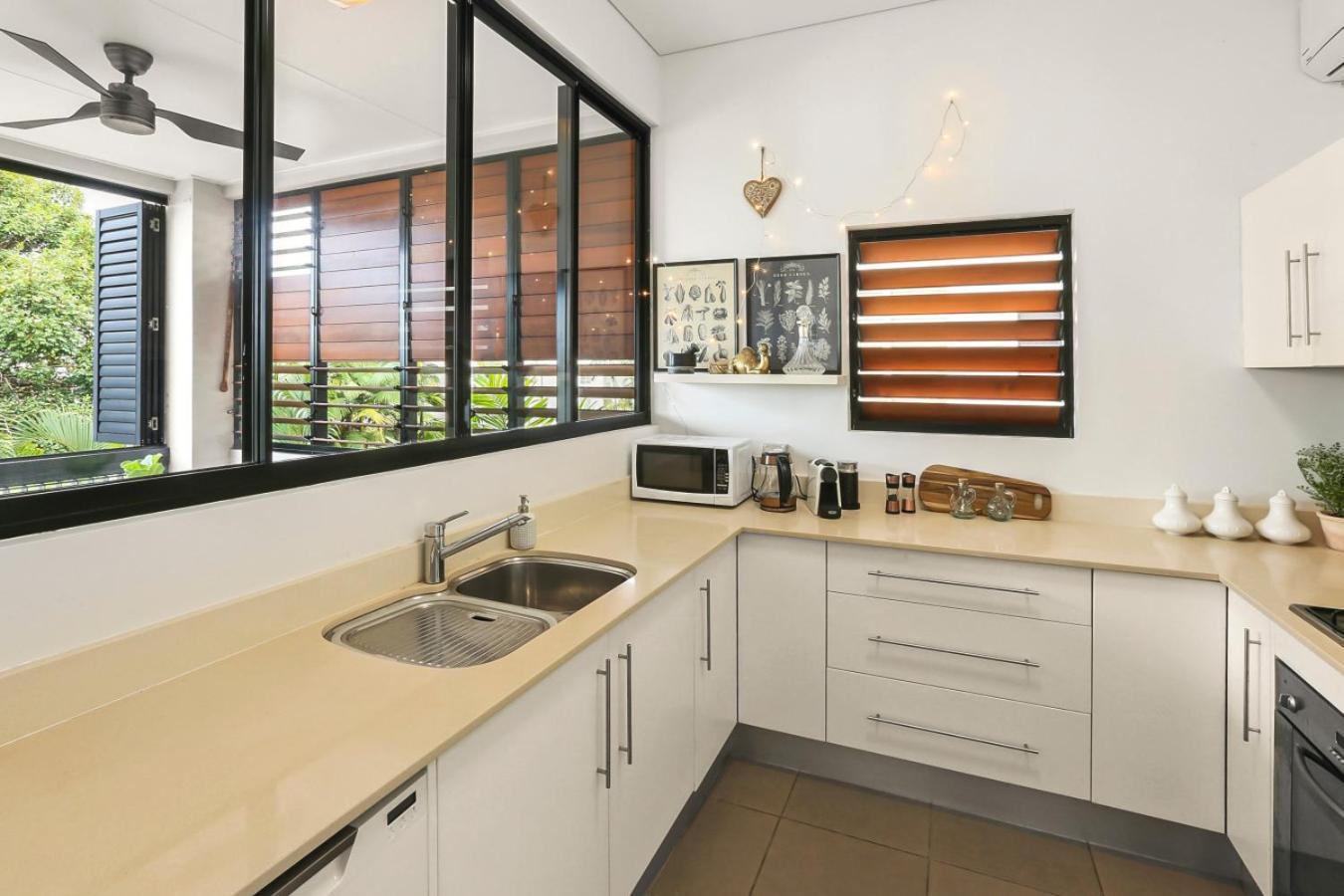 Ocean Horizons With Coral Sea Views