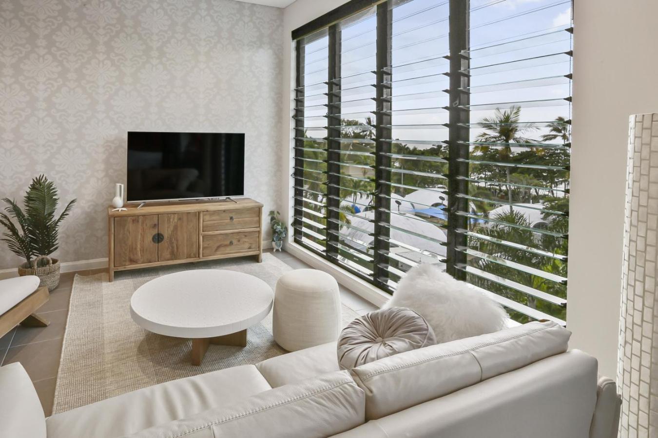 Ocean Horizons With Coral Sea Views Trinity Beach